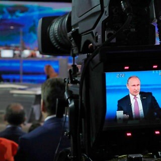 Die russische Regierung will mit Hilfe von Medien beeinflussen, wie die Bundestagswahl in Deutschland ausgeht. Social Media ist dabei sehr wichtig.
