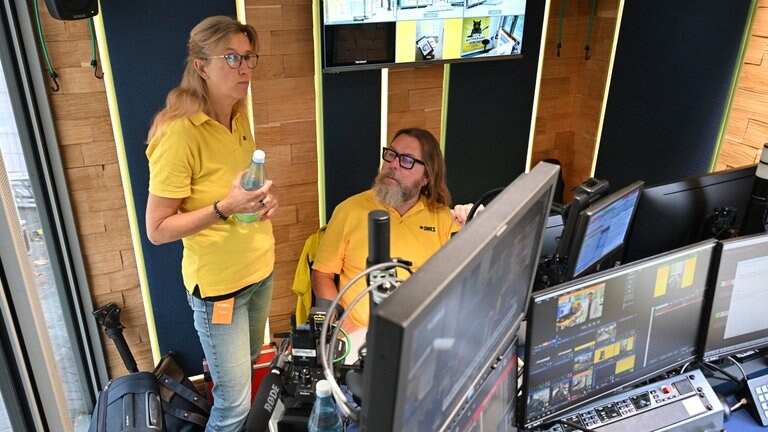 Christina und Tom sind heute Vormittag das Team "Video-Livestream".