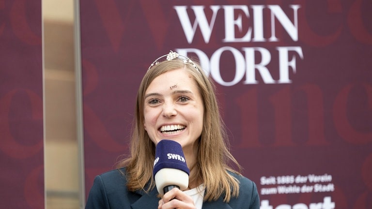 Weinprinzessin Manuela Breitmayer am Dienstag (26.8). beim Weindorf-Treff Stuttgart 2026.