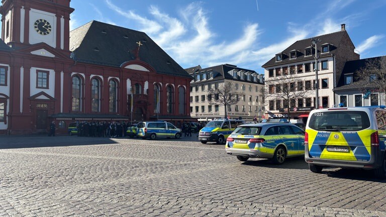 Ein großer Polizeieinsatz in der Mannheimer Innenstadt.
