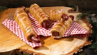 SWR1 Pfännle Streetfood Rezept Landjäger im Laugenmantel, der schwäbische Hot Dog.