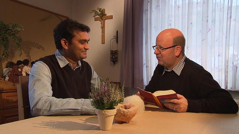 Pfarrer Franz Neumer mit Kaplan Anthony