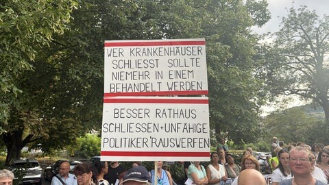 Die Menschen in Bingen zeigen deutlich, was sie von der Debatte um das Heilig-Geist-Hospital in Bingen halten. 