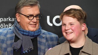 Schauspieler Julius Weckauf gratuliert Hape Kerkleing zum 60. Geburtstag