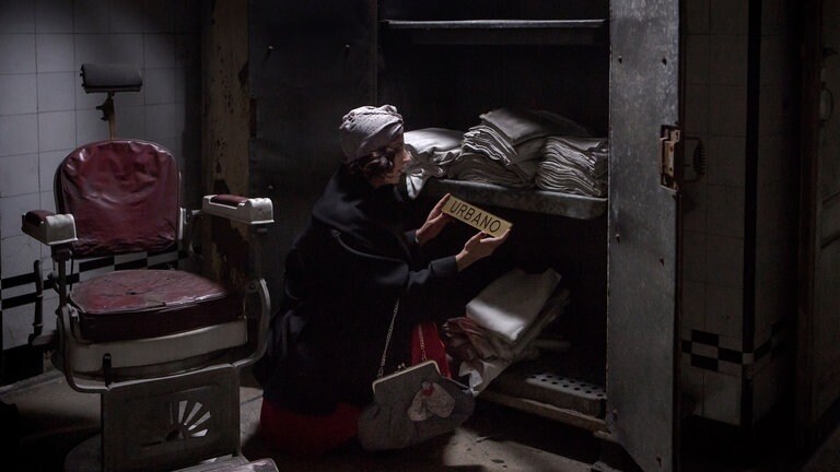Ein alter Kosmetiksalon in der Nähe des Bahnhofs