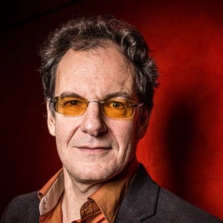 Der Kabarettist Chin Meyer
