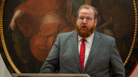 Kulturdezernent Markus Nöhl steht hinter der Sanierung des Trierer Theaters.