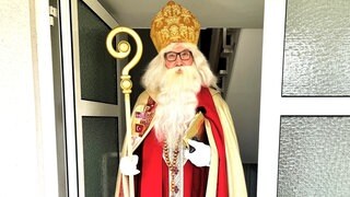 Wolfgang Kimmig-Liebe aus Stuttgart ist seit 40 Jahren als Nikolaus unterwegs.