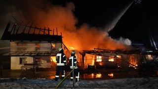 Hoher Sachschaden ist beim nächtlichen Brand eines Wohnhauses in Bad Wurzach entstanden.