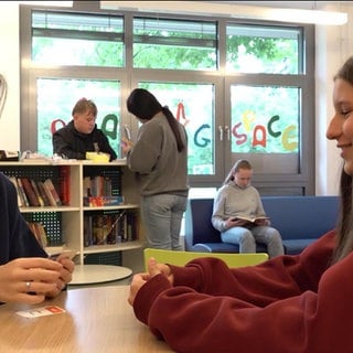 Schülerinnen einer Gesamtschule