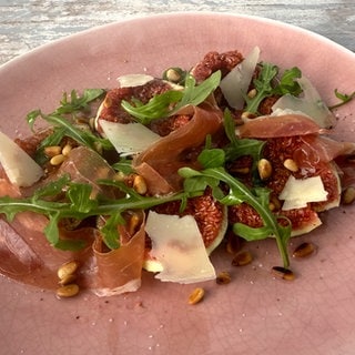 Carpaccio von Feigen mit Serranoschinken und Manchegokäse