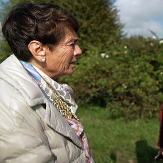 Sonja Faber-Schrecklein besucht den Rosenpark in Mössingen