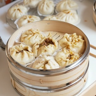So bereitet man Dumplings auf thailändische Art zu