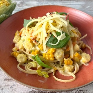 Pasta mit cremiger Mais-Käsesoße