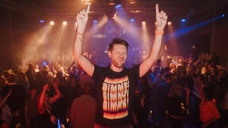 SWR1 DJ Corvin Tondera-Klein feiert bei einer SWR1 Party