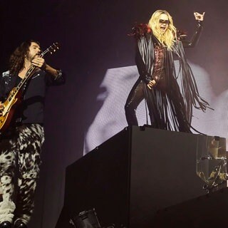 Tom und Bill Kaulitz auf der Bühne mit Tokio Hotel