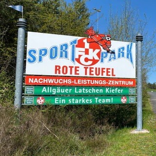 Der 1. FC Kaiserslautern feiert am Samstag sein 125-jähriges Jubiläum und lädt zum Vereinsfest auf den Fröhnerhof ein.