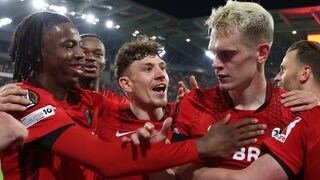 Jubel beim SC Freiburg: Matthias Ginter hat das Tor zum Halbfinale der Europa League mit seinem Treffer zum 3:0 gegen Celta Vigo sehr weit aufgestoßen.