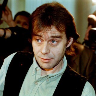 Der TV-Fälscher Michael Born (M.) blickt am 23.12.1996 im Landgericht in Koblenz zur Richterbank. 
