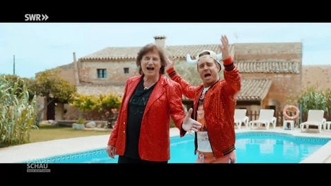 Olaf der Flipper aus Bretten singt gemeinsam mit Ballermann-Star Lorenz Büffel