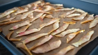 Knusprige Apfelschalenchips