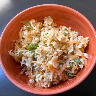Apfel-Spitzkohl-Salat im Asia-Style