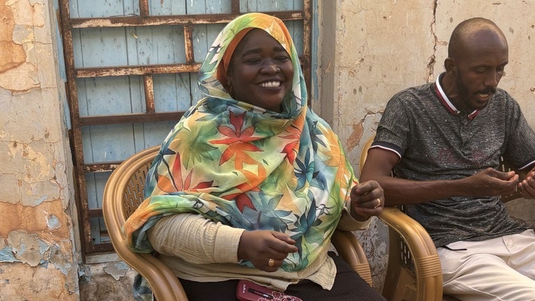 Krieg im Sudan – Wie die Menschen dem Terror trotzen: Die Sängerin Ihlas Bashir