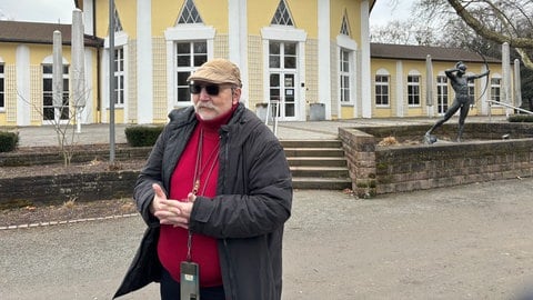 Stadtführung durch Ludwigshafen. Gerhard Brandt zeigt Ebertpark, Ebertsiedlung und Friedenskirche.