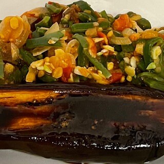 Lackierte Aubergine