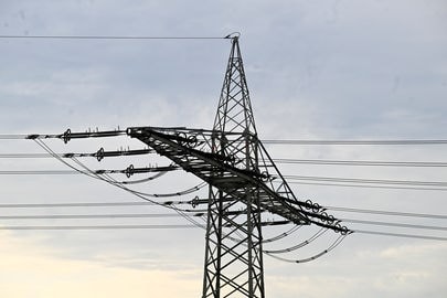 Ein Strommast in Baden-Württemberg. (Archivbild)