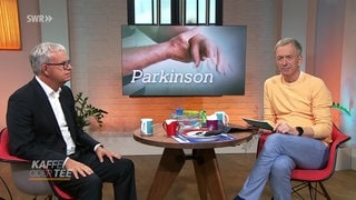 Gespräch im Studio über die Krankheit Parkinson