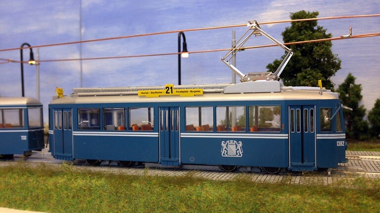Navemo: Straßenbahn  Vierachser, Masstab 1 zu 87, Spurweite H0 und H0m; Epoche 3. Bahnen für Zürich und Bern.
