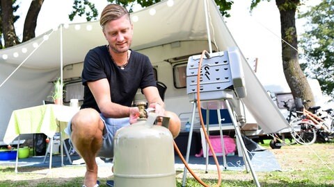 Gasflasche für den Grill | Das sollten Sie beim Grillen mit Gas beachten