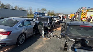 Zum Start in die Osterferien gibt es volle Autobahnen. Die A3 zwischen Wertheim und Helmstadt war am Freitag nach mehreren Unfällen stundenlang gesperrt. 