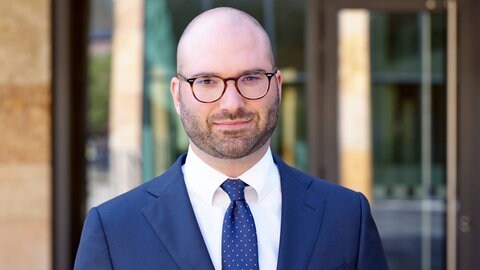 Yannick Neuhaus arbeitet für eine Kanzlei in Hessen. Er sagt, solche Sammlungen sind kein Einzelfall.