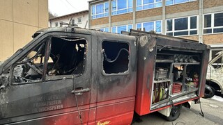 Bei dem Brand in Frankenstein wurden Feuerwehrfahrzeuge zerstört. 