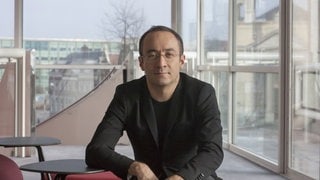 Der Geiger und Dirigent Riccardo Minasi