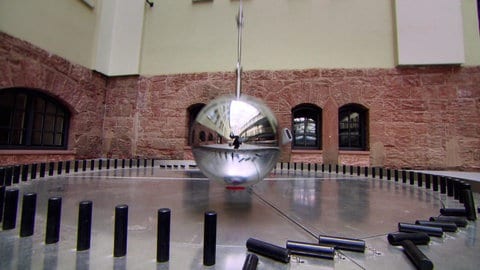 Ein Exponat im Museum "Dynamikum" in Pirmasens. Hier gibt es Naturwissenschaft zum Mitmachen. 
