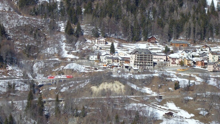 Der Mont-Blanc Express hinter Finhaut