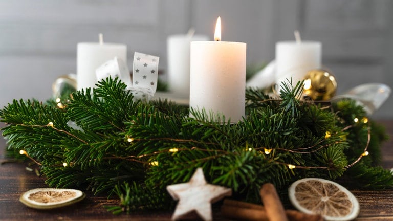 Adventskranz selber machen mit umweltfreundlichen Materialien