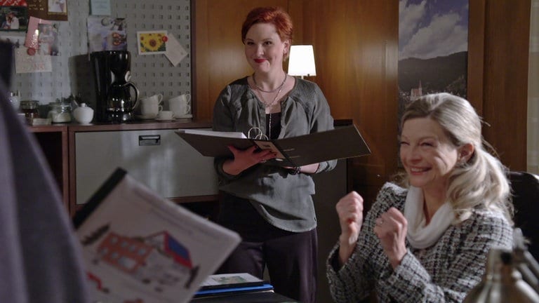 Lissy und Frau Heilert in Frau Heilerts Büro