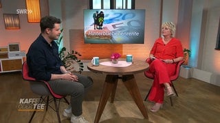 Moderatorin Heike Greis und Rentenberater Valentin Kent