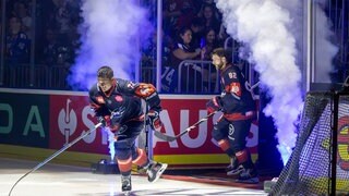 Justin Schütz und Hayden Shaw fahren aufs Eis
