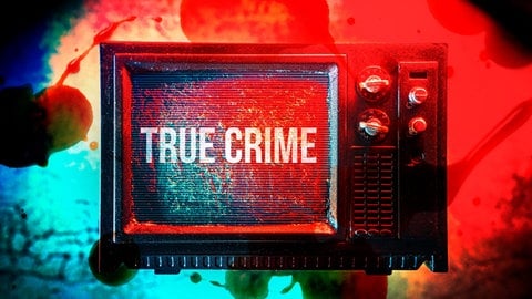 Miniaturfernseher mit Aufschrift True Crime, Fotomontage