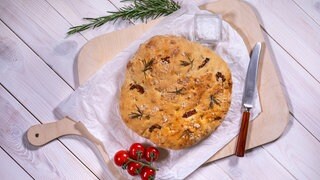 Rezept für Tomatenbrot: So sieht es aus, wenn es aus dem Backofen kommt.