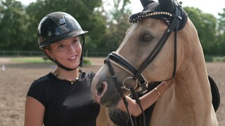 Joules Radovic und ihr Pferd