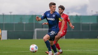 Der SC Freiburg (rote Trikots) setzte sich im Testspiel gegen den KSC mit 7:0 durch