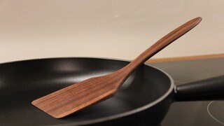 Pfannenwender aus Holz