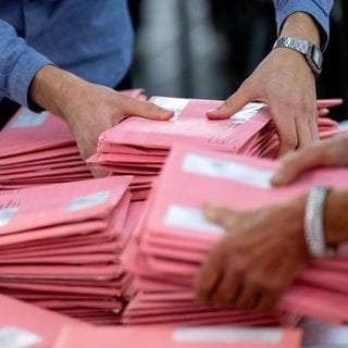 Symbolbild: Im Kreis Trier-Saarburg haben Briefwähler möglicherweise ihre Wahlunterlagen für die Kommunal- und Europawahl falsch verpackt verschickt