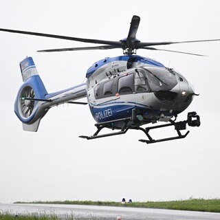 Auch mit einem Hubschrauber hat die Polizei mittlerweile rund um Schorndorf nach der vermissten 14-Jährigen aus Weinstadt-Beutelsbach gesucht. Mittlerweile wurde das Mädchen wieder gefunden. (Symbolbild)